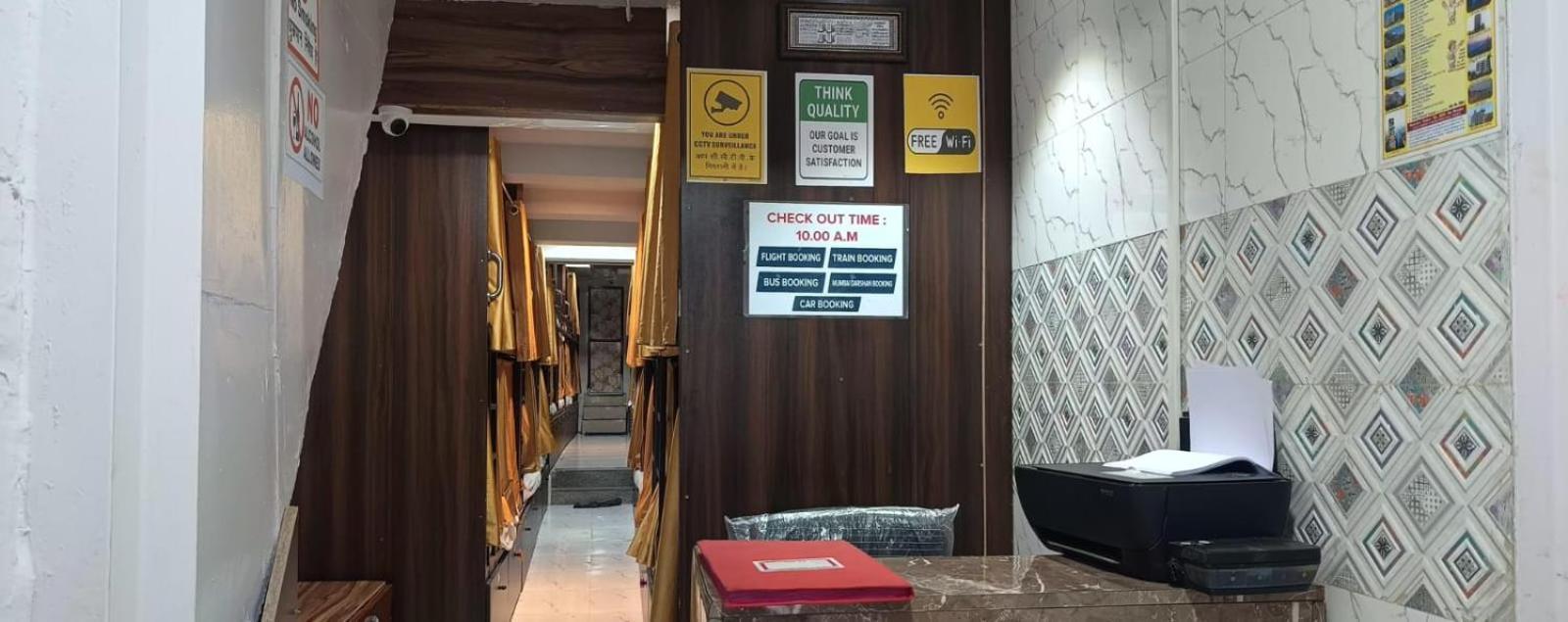 Golden View Dormitory Hotel Mumbai Bagian luar foto